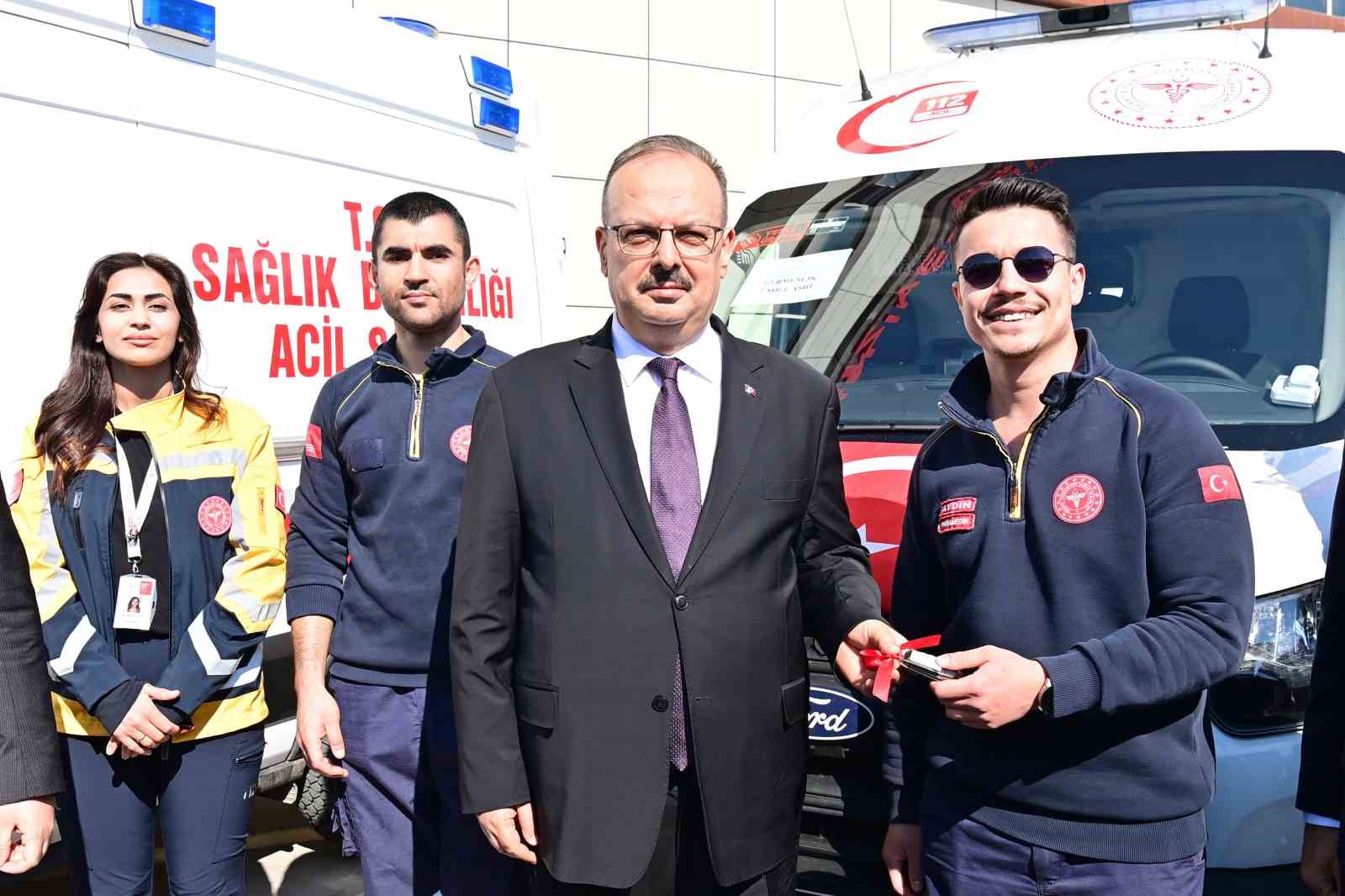 Aydın’da acil sağlık filosuna 16 yeni ambulans
Aydın’da acil sağlık filosuna 16 yeni ambulans