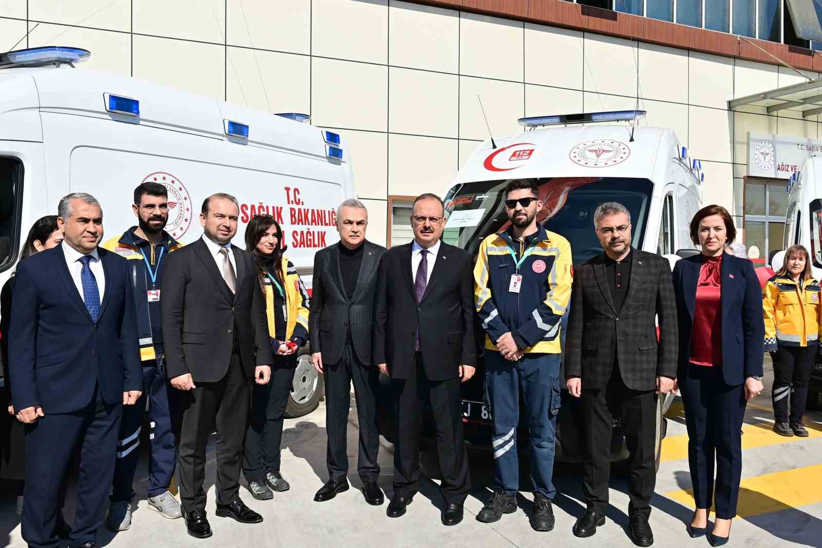 Aydın’da acil sağlık filosuna 16 yeni ambulans
Aydın’da acil sağlık filosuna 16 yeni ambulans