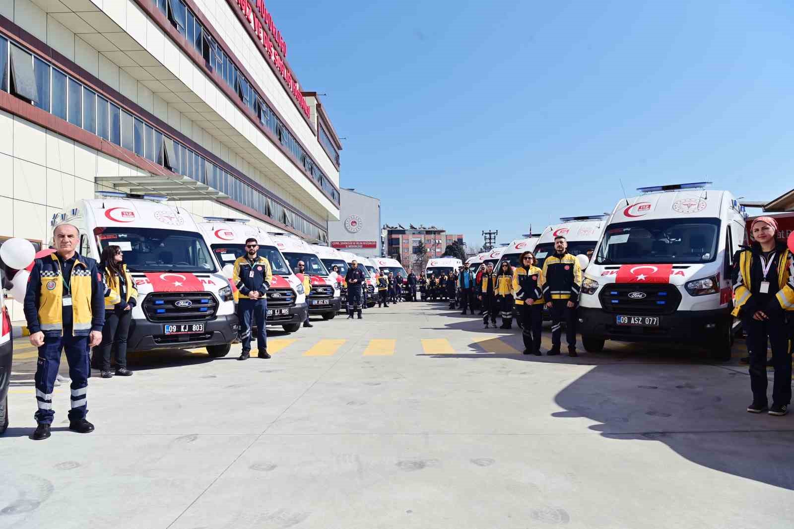 Aydın’da acil sağlık filosuna 16 yeni ambulans
Aydın’da acil sağlık filosuna 16 yeni ambulans