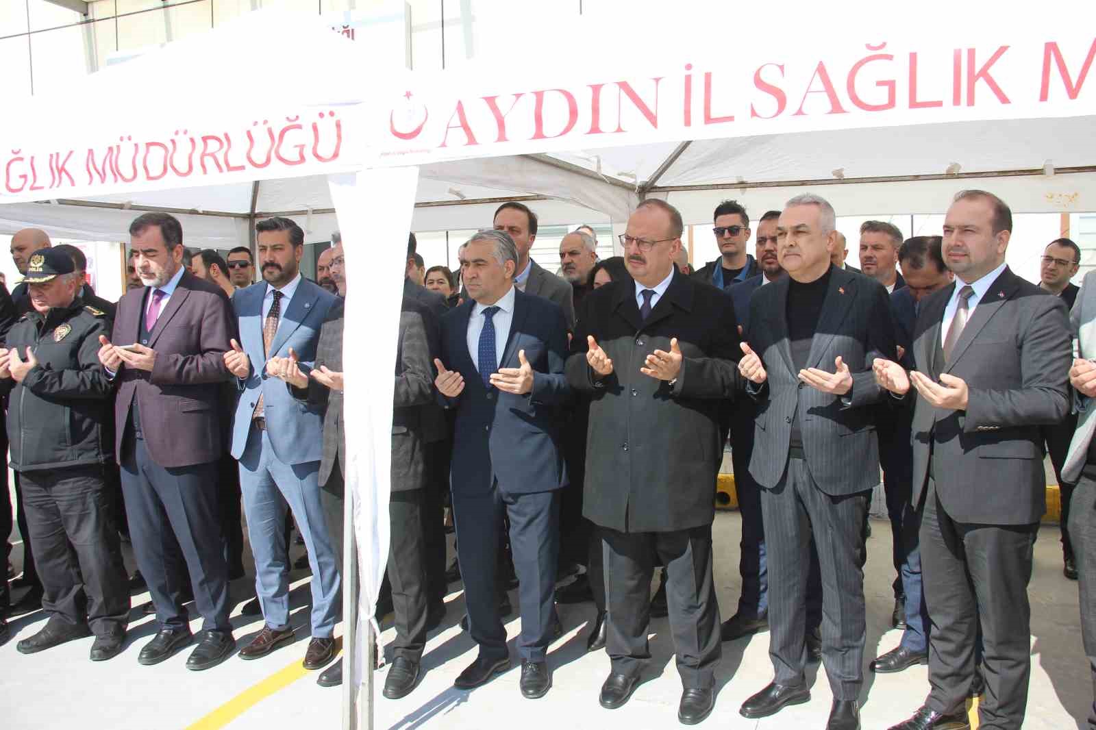 Aydın’da acil sağlık filosuna 16 yeni ambulans
Aydın’da acil sağlık filosuna 16 yeni ambulans