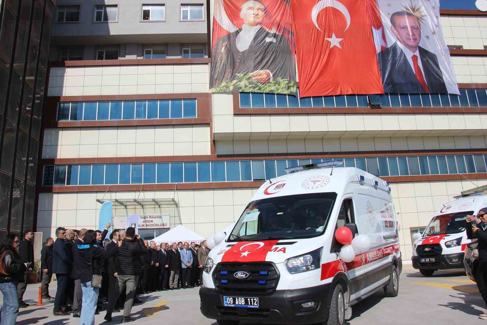 Aydın’da acil sağlık filosuna 16 yeni ambulans
Aydın’da acil sağlık filosuna 16 yeni ambulans