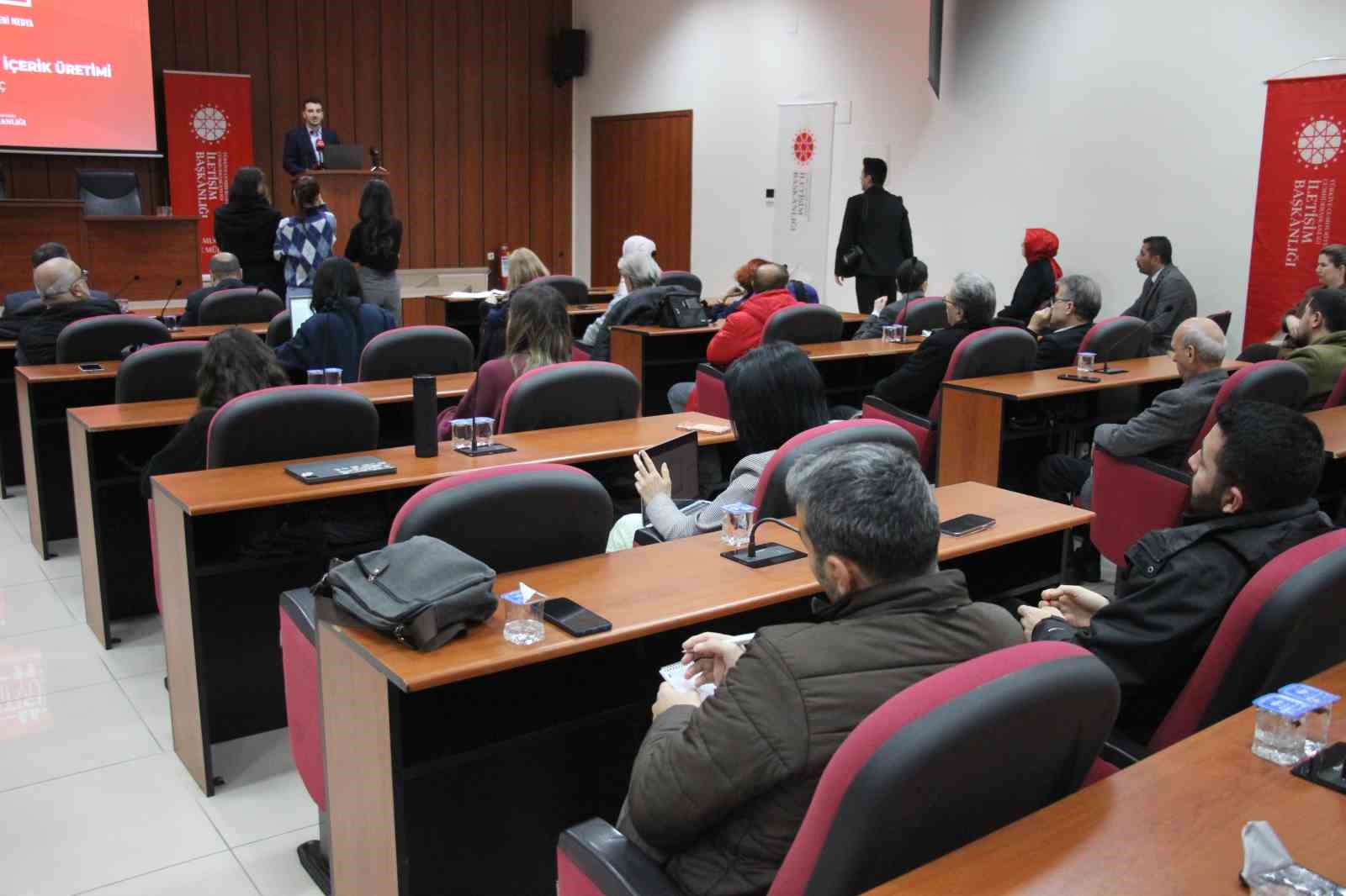 Aydın’da gazetecilere dijital çağ eğitimi
