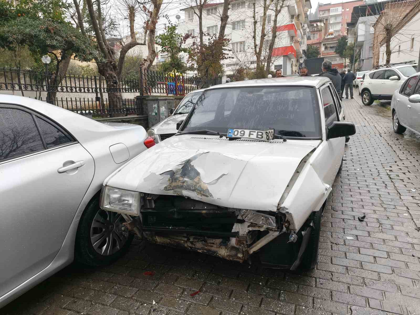 Aydın’da ilginç kaza, şoförün biri kaçtı, diğeri alkollü çıktı
