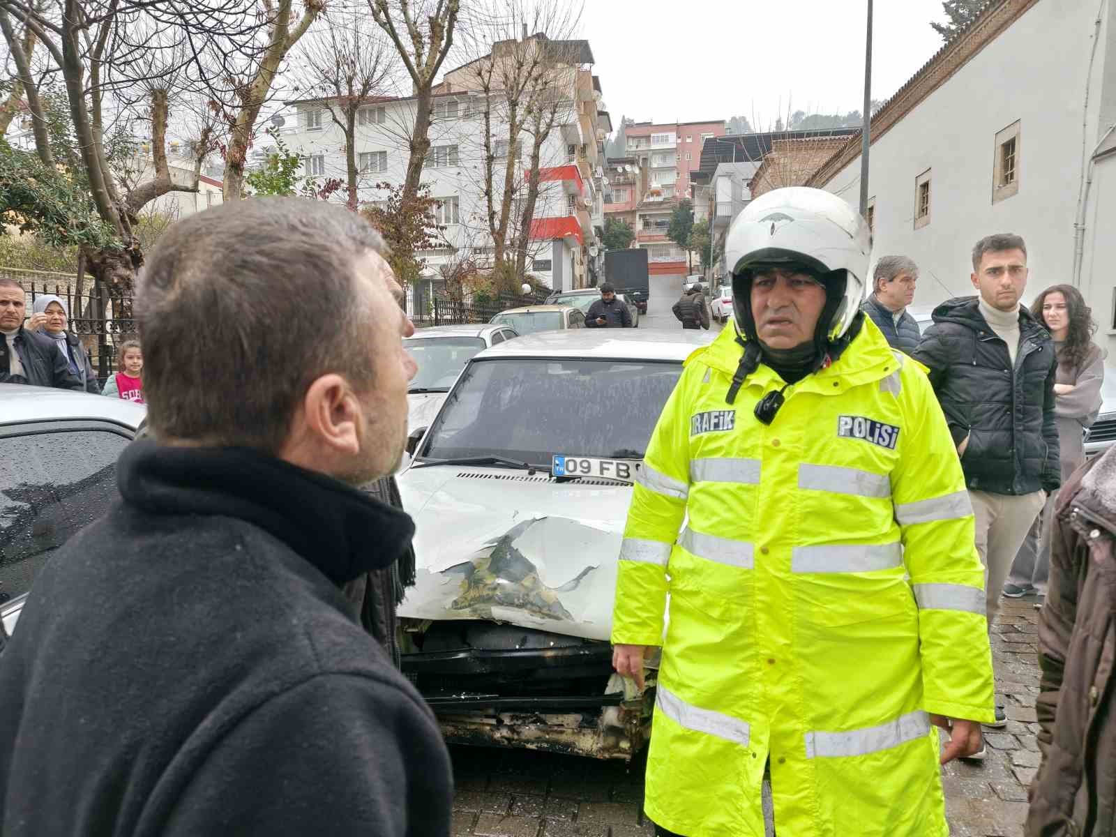 Aydın’da ilginç kaza, şoförün biri kaçtı, diğeri alkollü çıktı
