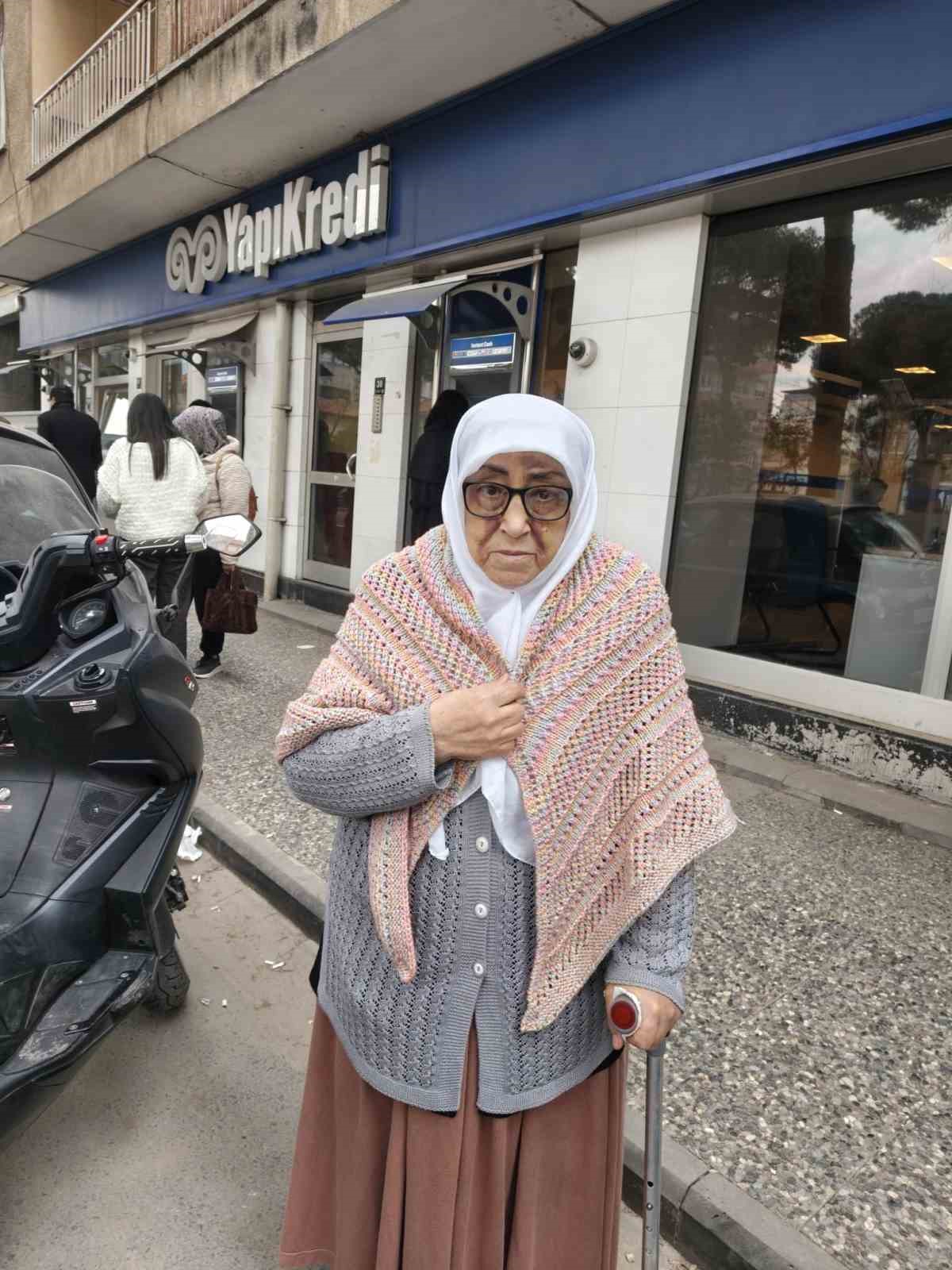 Aydın’da ilginç olay: "Düzgün konuşamıyorsun" deyip emekli maaşını vermediler
