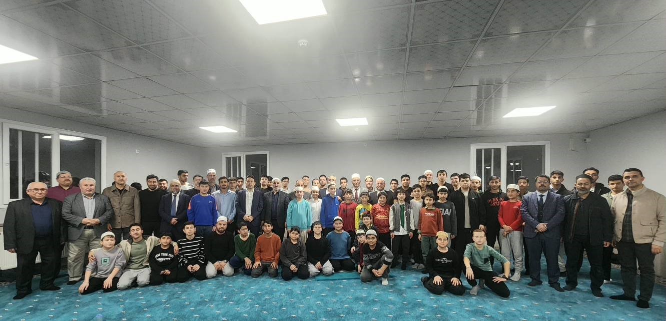 Aydın’da protokol ve öğrenciler ‘İyilik Sofrası’nda bir araya geldi
Aydın’da protokol ve öğrenciler ‘İyilik Sofrası’nda bir araya geldi