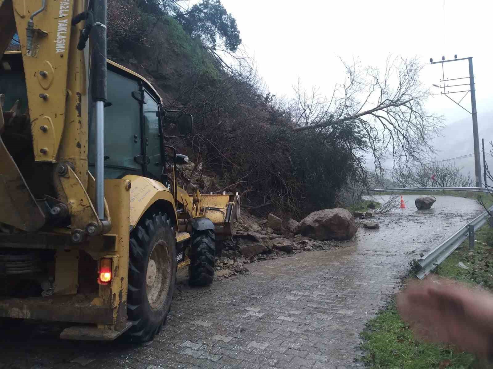Aydın’da sağank yağışa karşı Büyükşehir ekiplerinden yoğun çalışma
