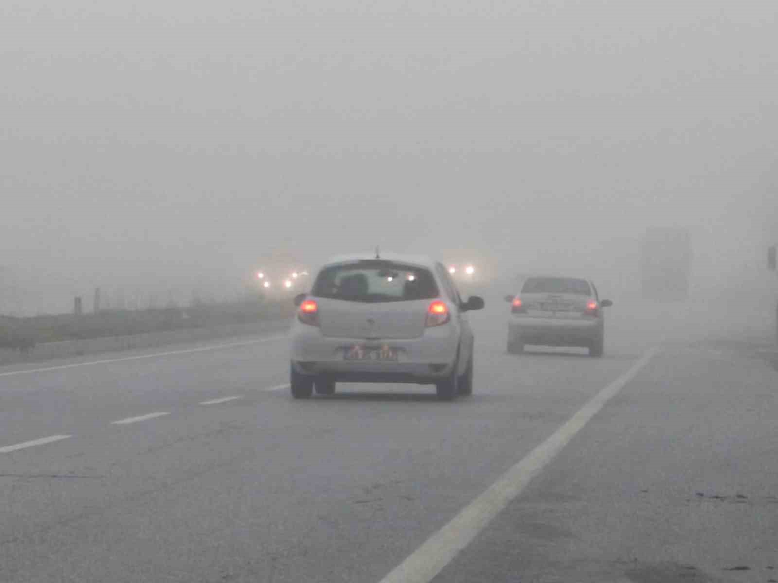 Aydın’da sis sürücülere zor anlar yaşatıyor
