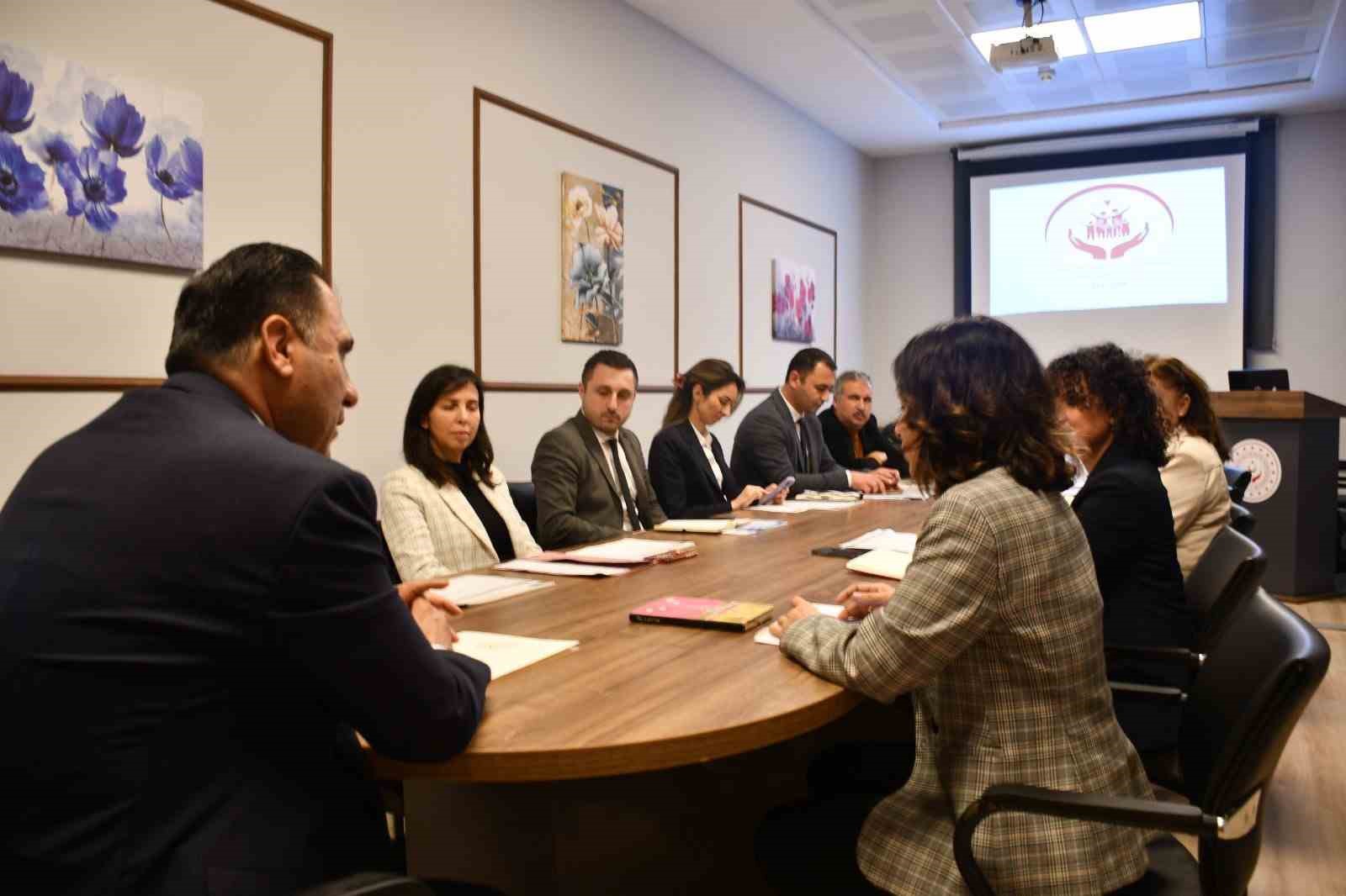 Aydın’da sosyal hizmet çalışmaları görüşüldü
