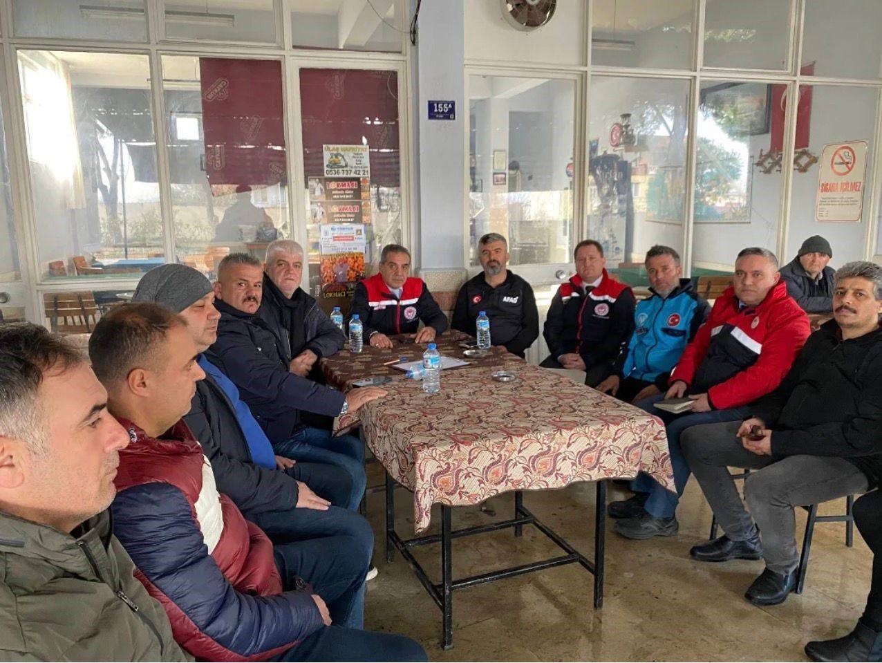 Aydın’da tarım masaya yatırıldı, üreticinin soruları sahada yanıtlandı
Aydın’da tarım masaya yatırıldı, üreticinin soruları sahada yanıtlandı