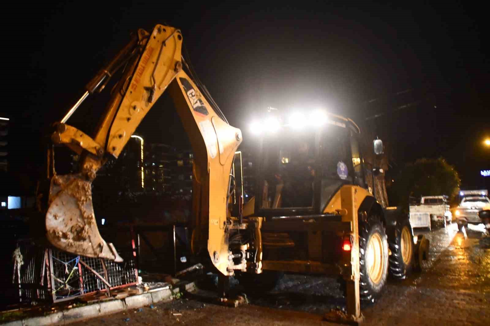 Aydın’da taşkın alarmı: Söke’de dere kenarındaki evler tahliye edildi
