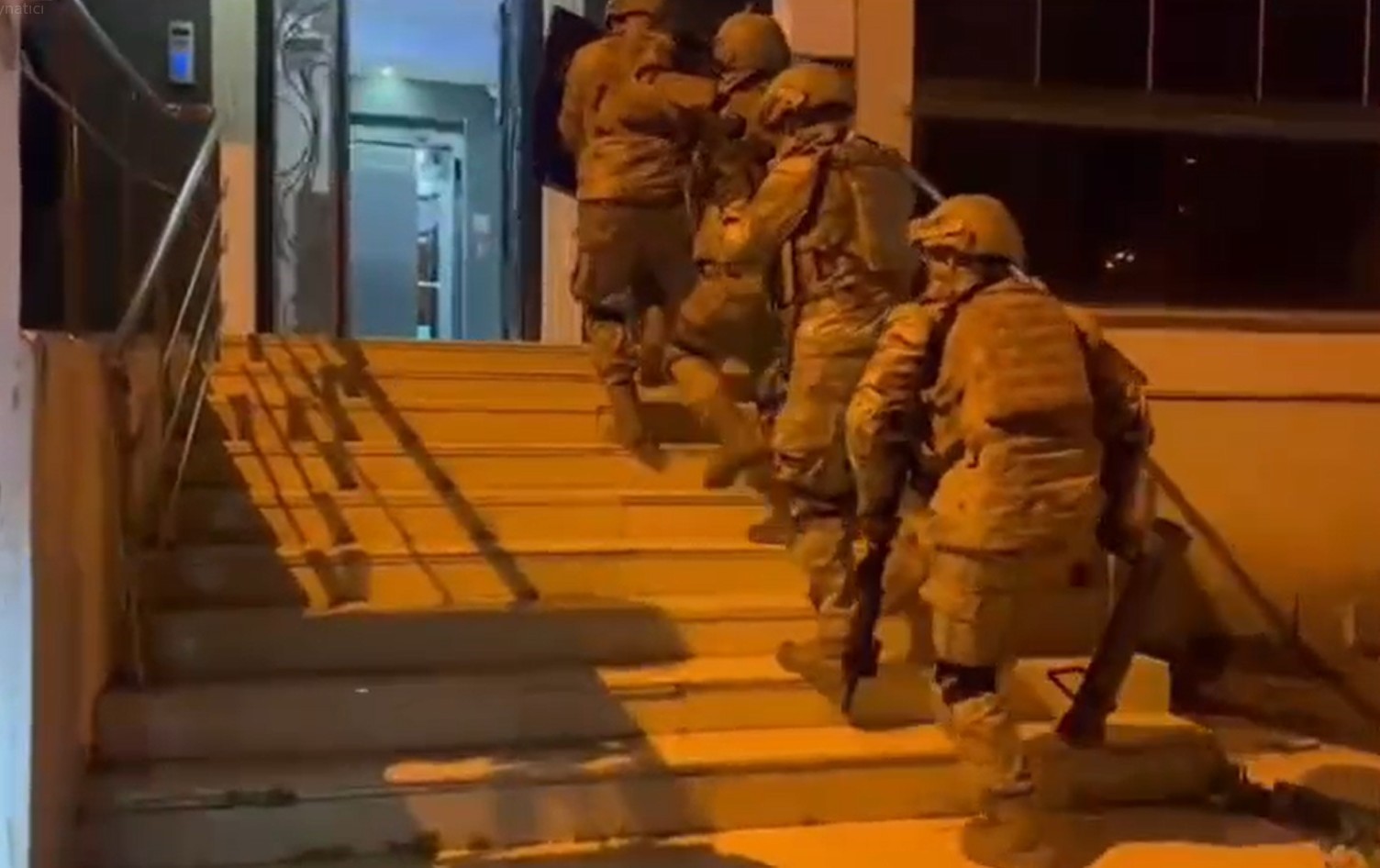 Aydın’da terör örgütlerine yönelik eş zamanlı operasyon: 5 gözaltı
