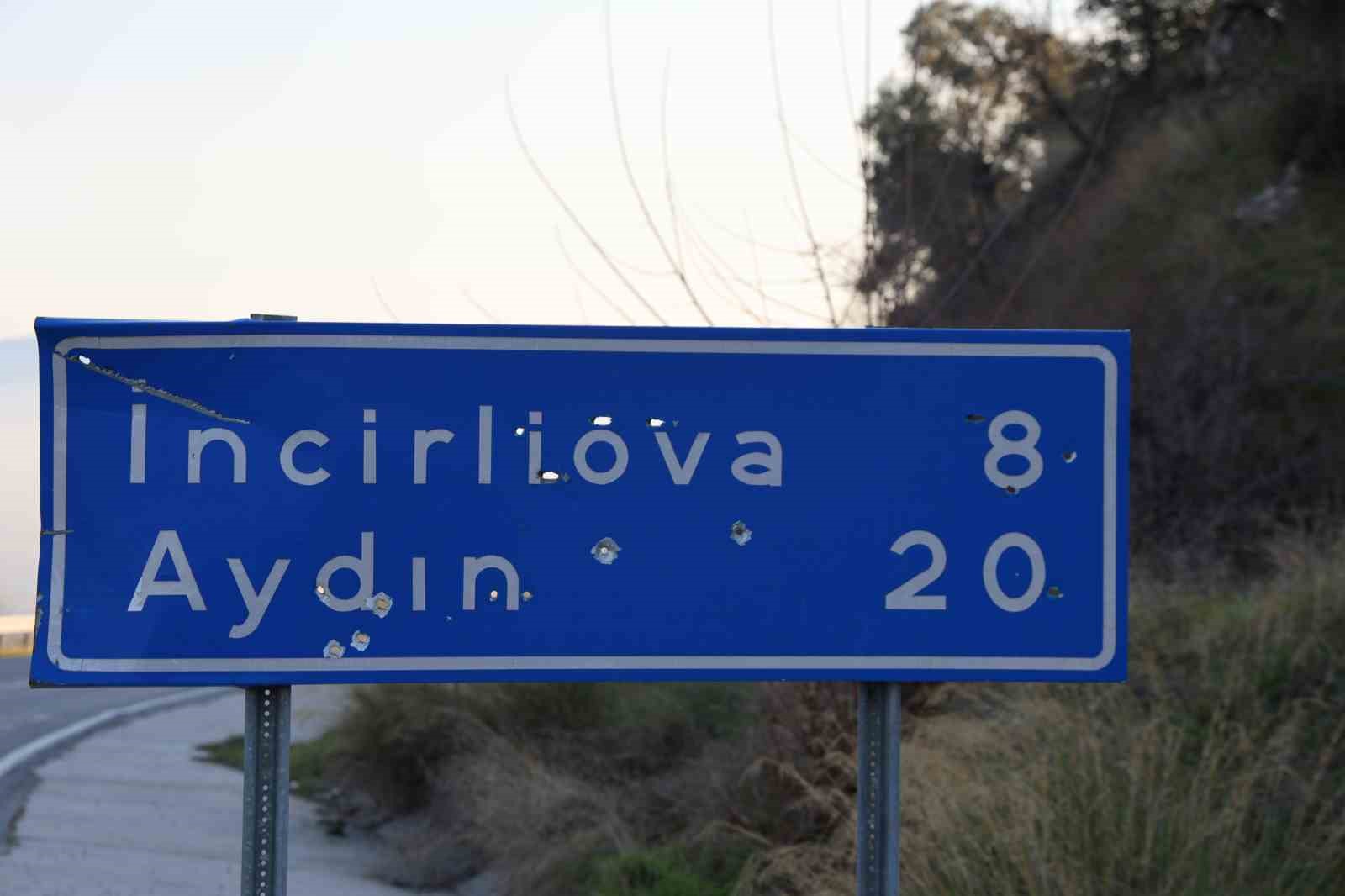 Aydın’da trafik levhaları kurşunların hedefi oldu
