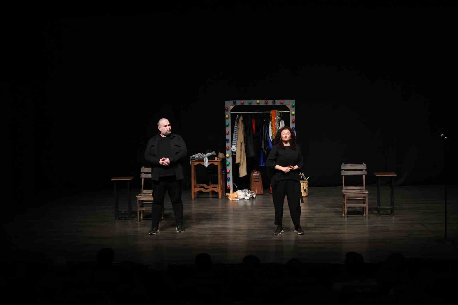 Aydın’da yetişkinler ve çocuklar için tiyatro etkinlikleri sahnelendi
