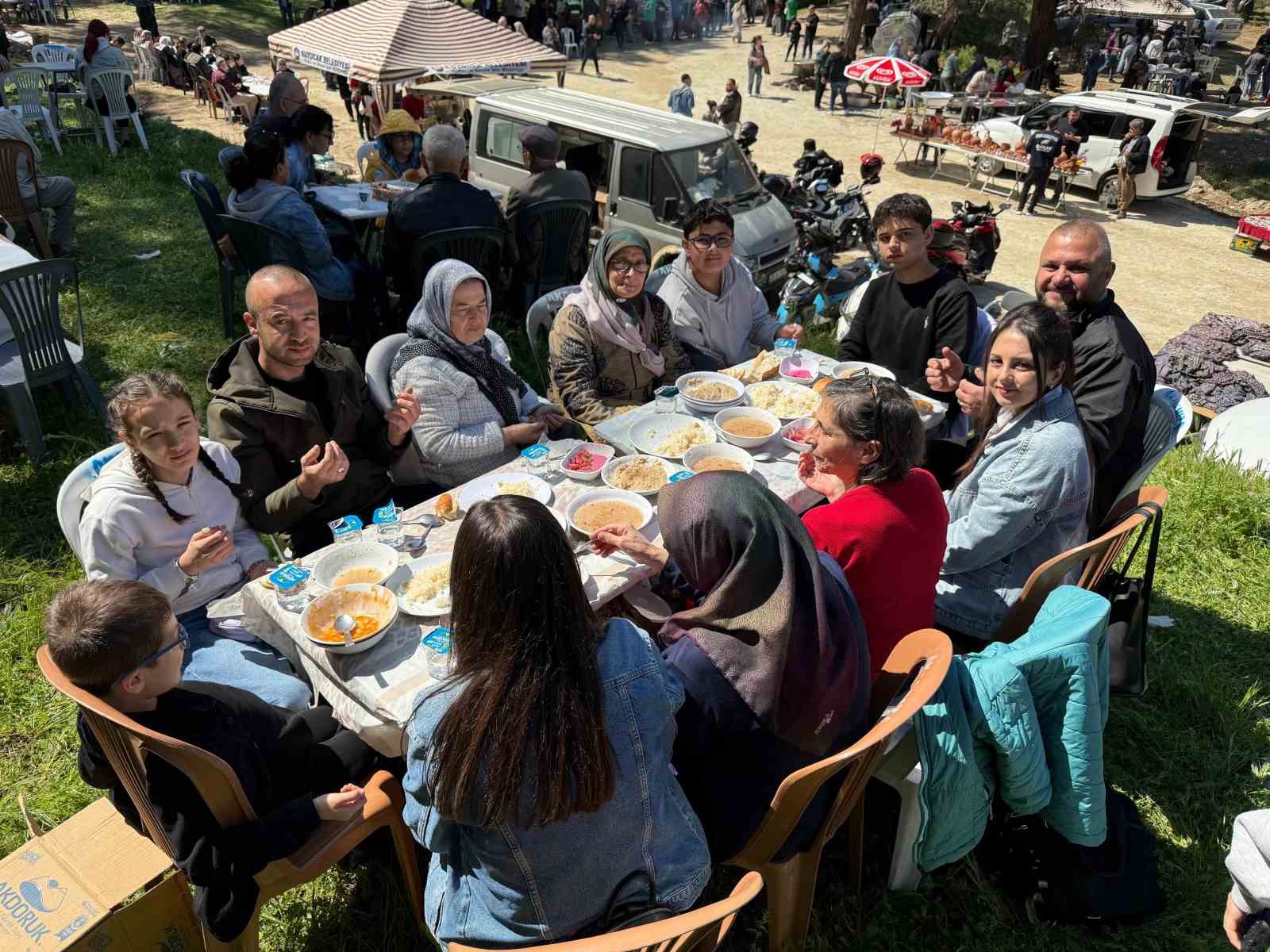 Aydın’daki 41 yıllık gelenek vatandaşları aynı sofrada buluşturdu
