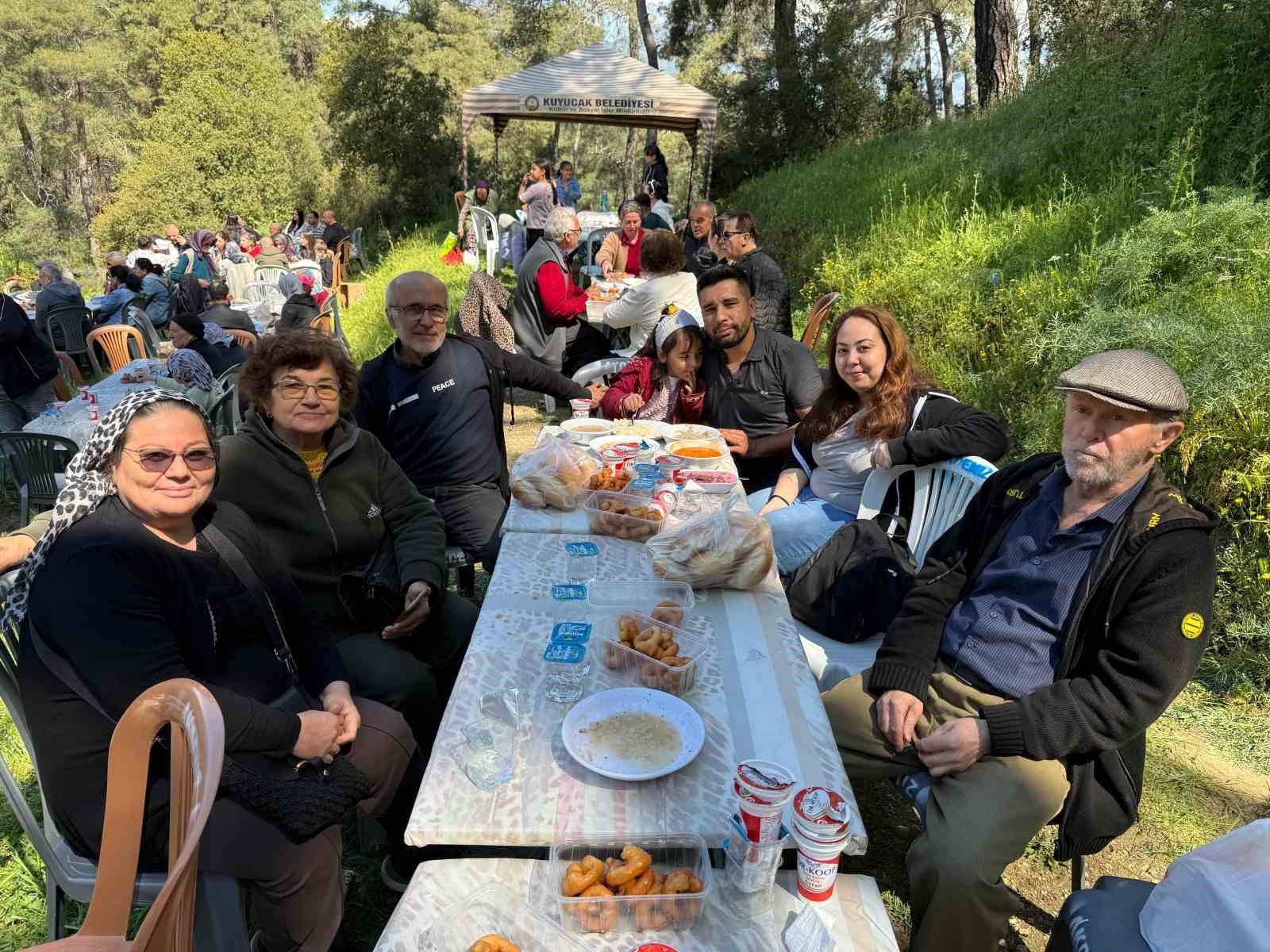 Aydın’daki 41 yıllık gelenek vatandaşları aynı sofrada buluşturdu
