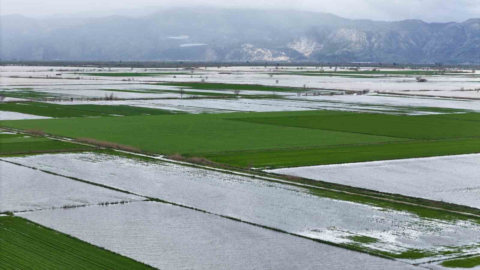 Aydın’daki taşkının izleri havadan görüntülendi
