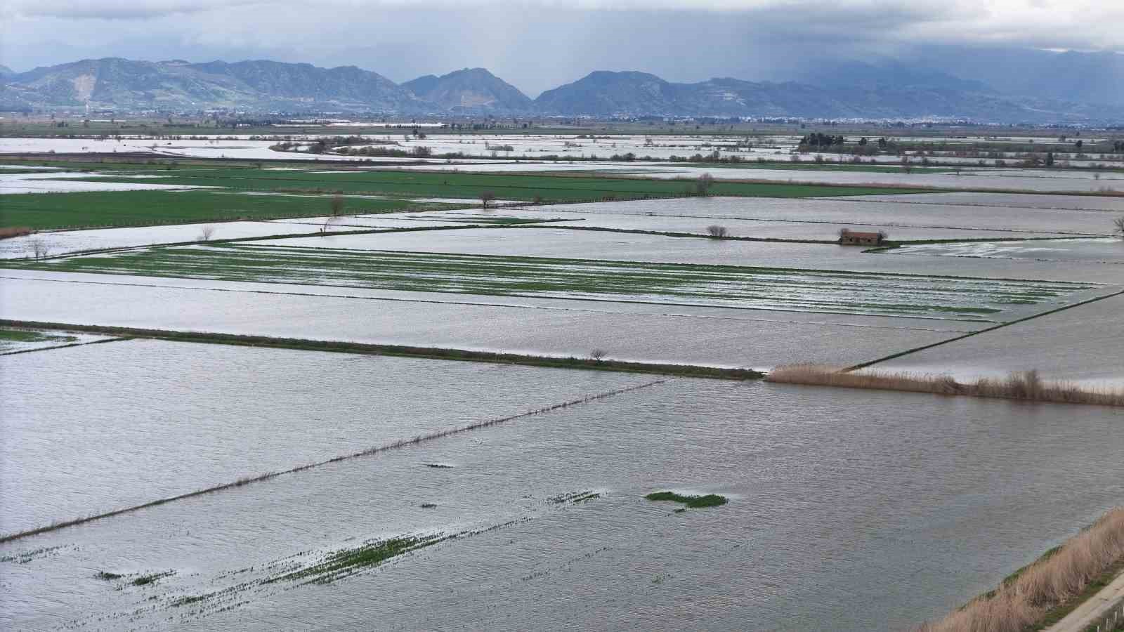 Aydın’daki taşkının izleri havadan görüntülendi
