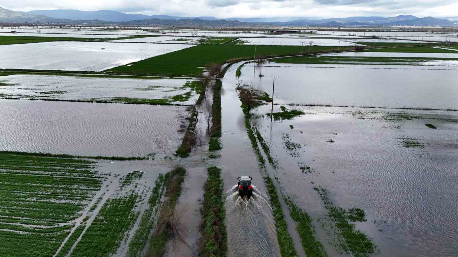 Aydın’daki taşkının izleri havadan görüntülendi
