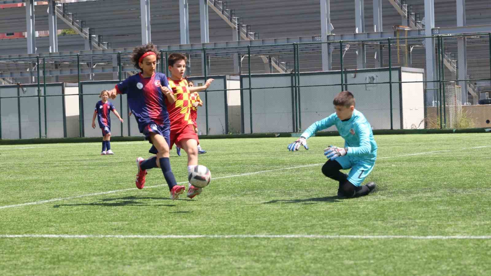 Aydın’ın ev sahipliğinde şampiyonluk için ter dökecekler
Aydın’ın ev sahipliğinde şampiyonluk için ter dökecekler