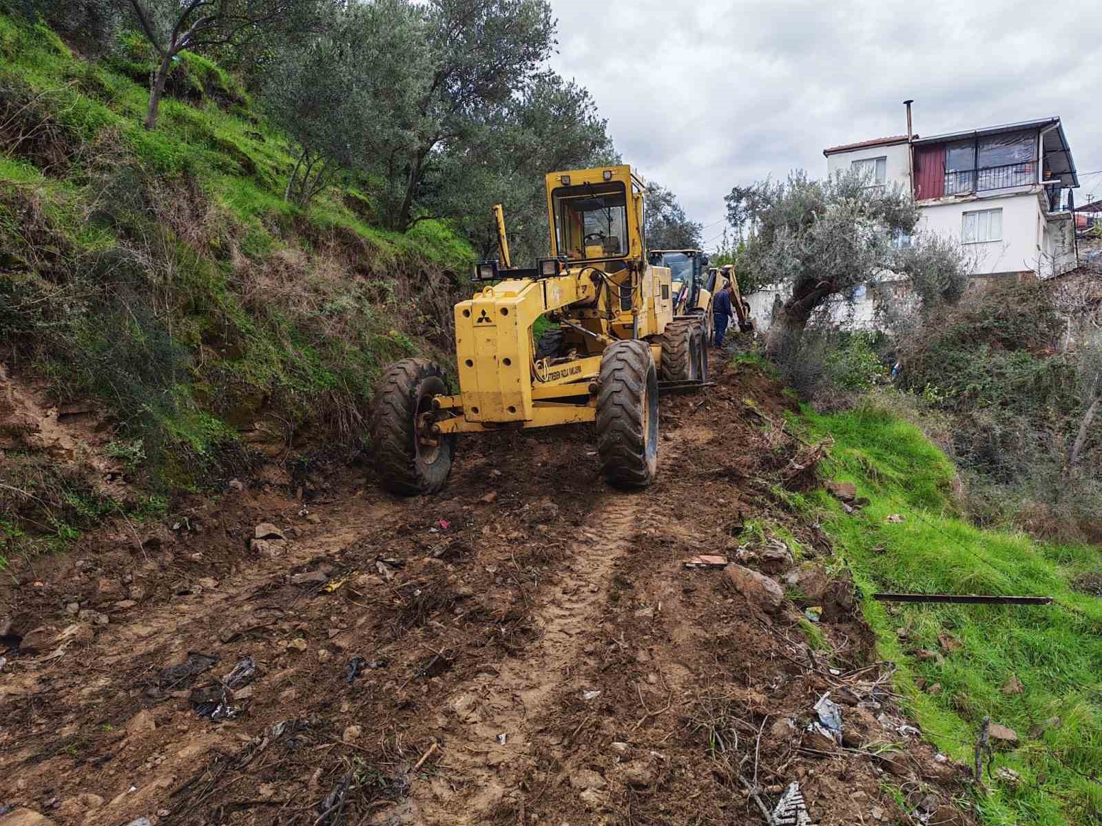 Aydın’ın ulaşım altyapısı Büyükşehir Belediyesi ile güçleniyor
Aydın’ın ulaşım altyapısı Büyükşehir Belediyesi ile güçleniyor