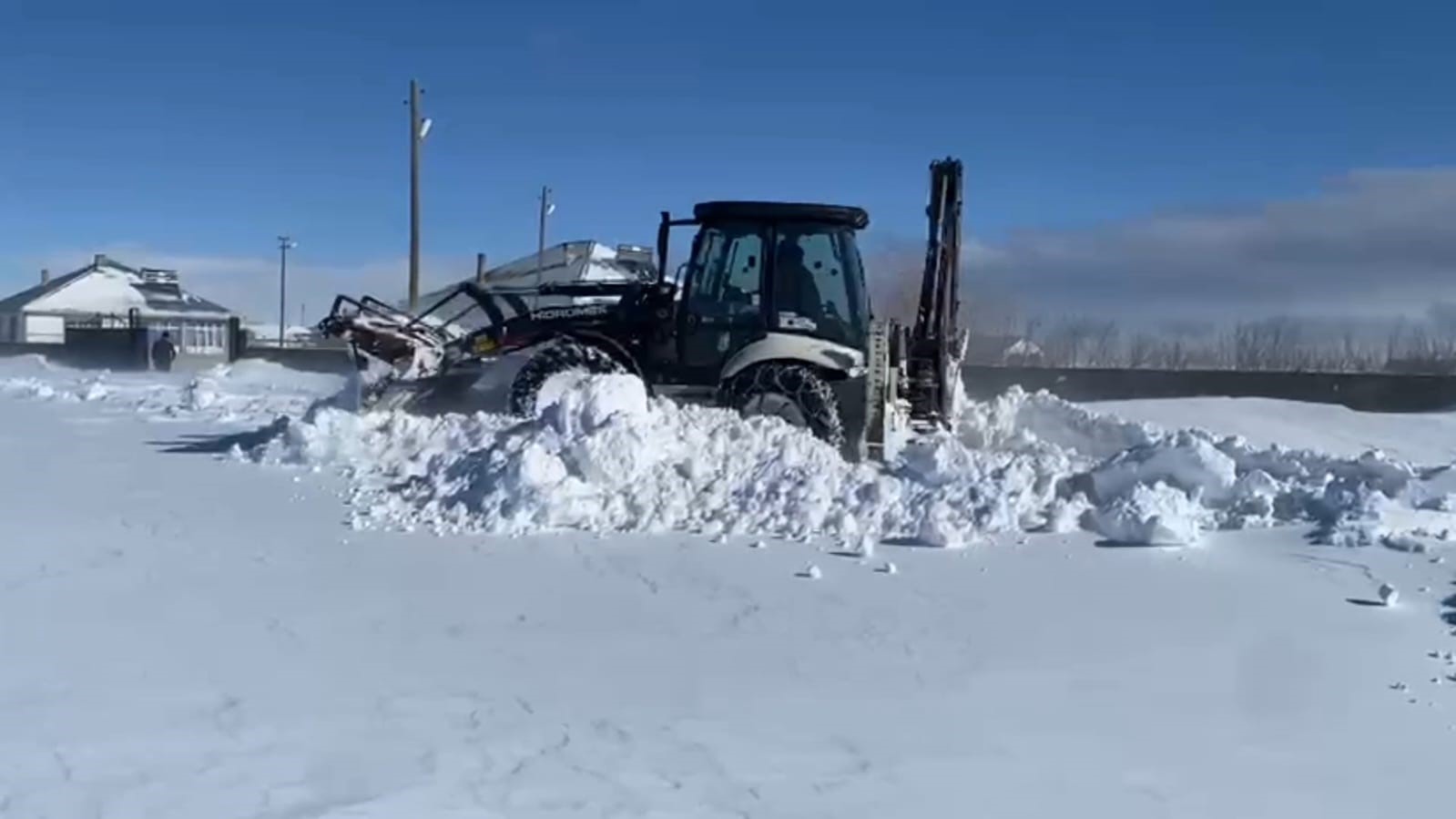 Aydınlar Belediyesi köylülerin imdadına yetişti
