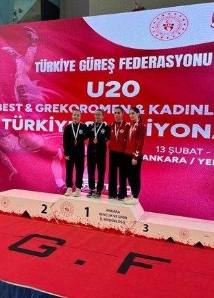 Aydınlı güreşçiler Türkiye Şampiyonası’ndan madalyalarla döndü
