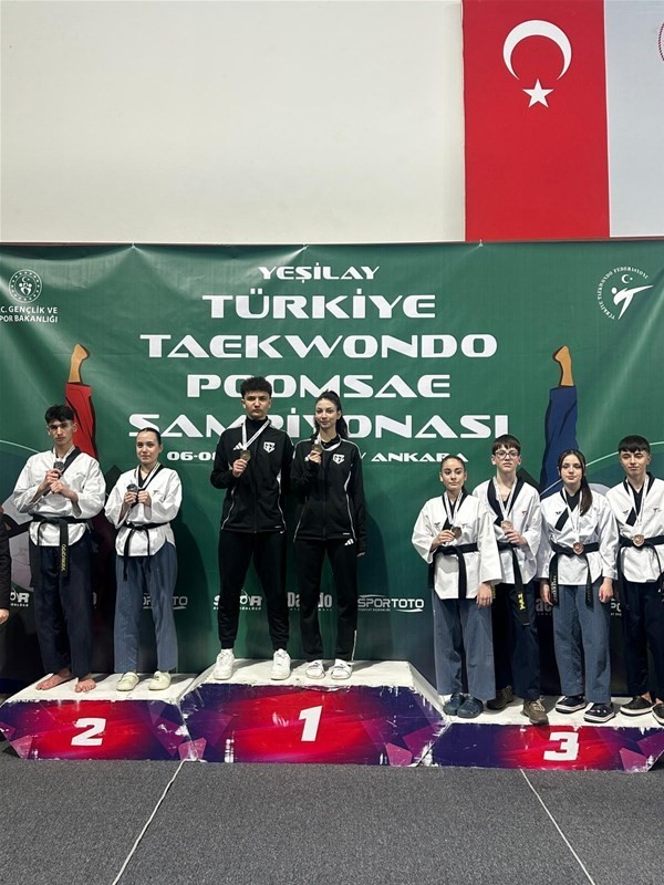 Aydınlı sporlar Taekwondo Poomsae Şampiyonası’nda Türkiye şampiyonu oldu
