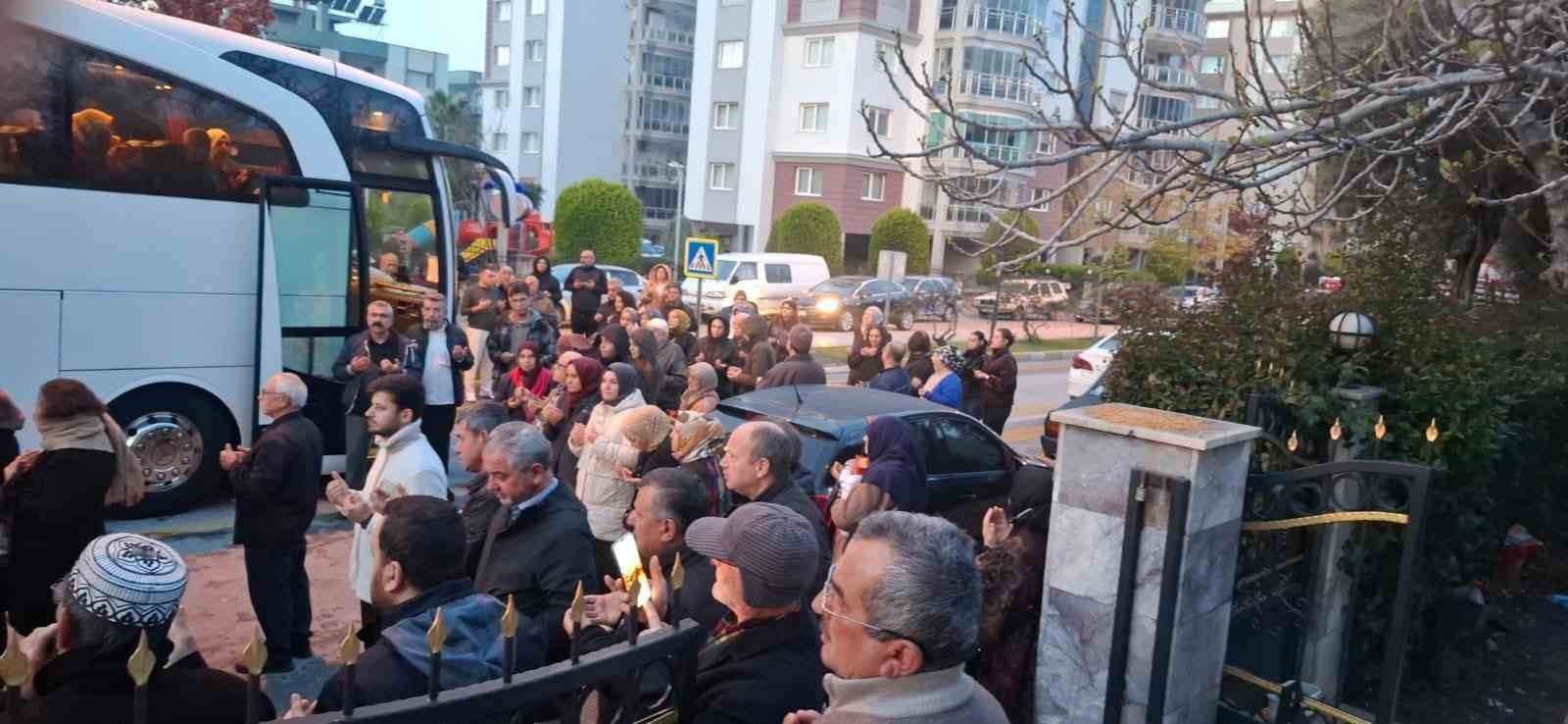 Aydınlı umreciler dualarla uğurlandı
