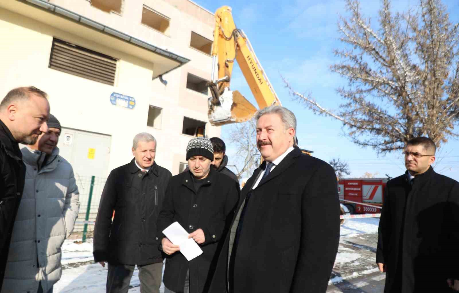 Aydınlıkevler mahallesinde kentsel dönüşüm başladı
