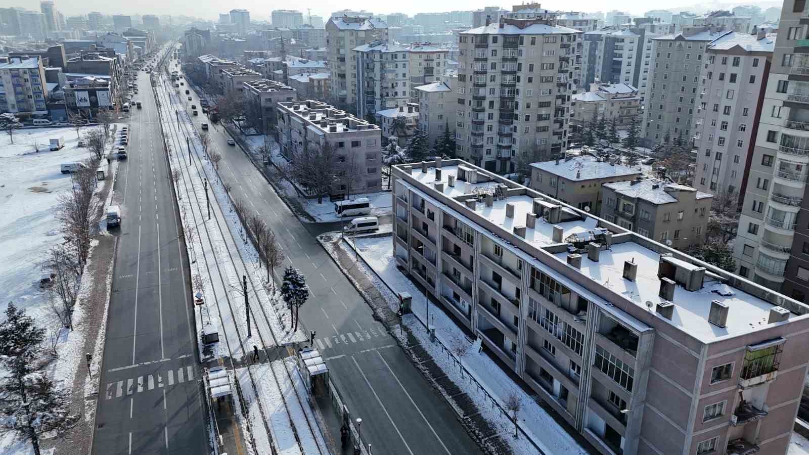 Aydınlıkevler mahallesinde kentsel dönüşüm başladı
