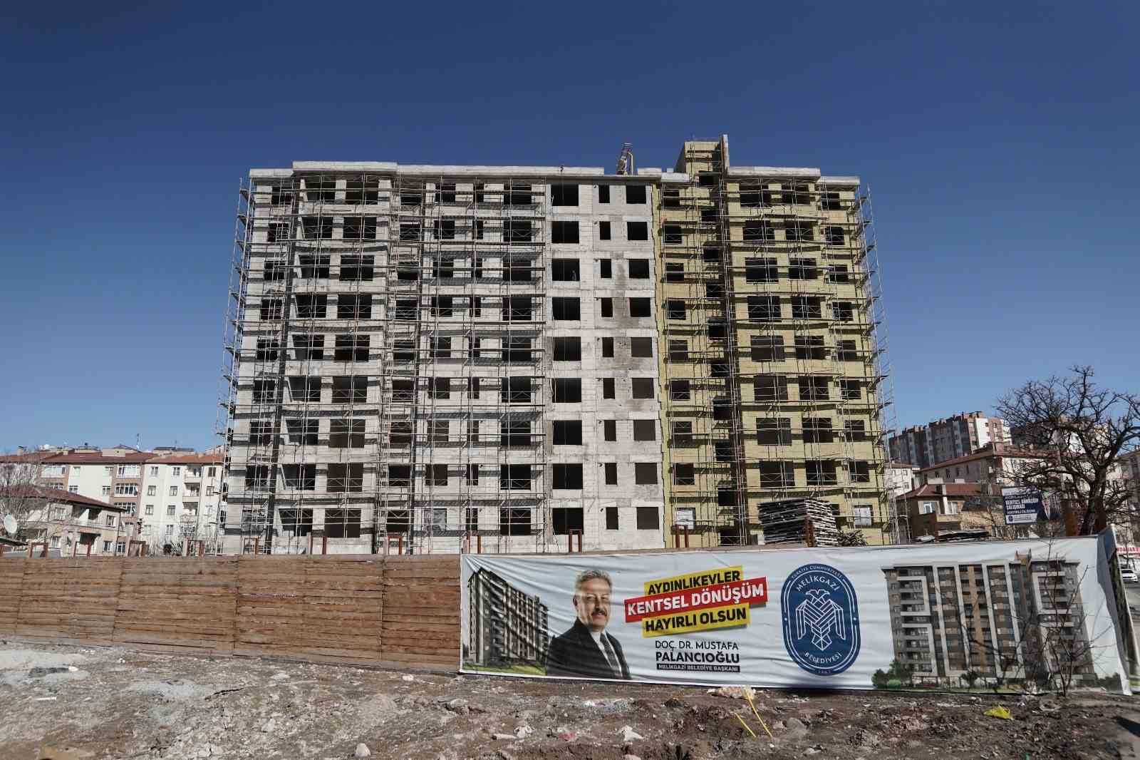 Aydınlıkevler’de kentsel dönüşüm hızla yükseliyor
