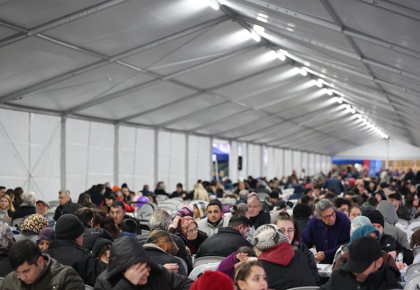 Aydınlılar Büyükşehir Belediyesi’nin iftar sofralarında buluşuyor
