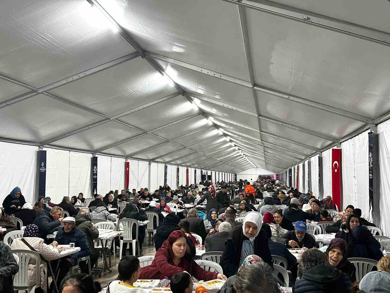 Aydınlılar, Büyükşehirin iftar sofralarında buluşuyor
