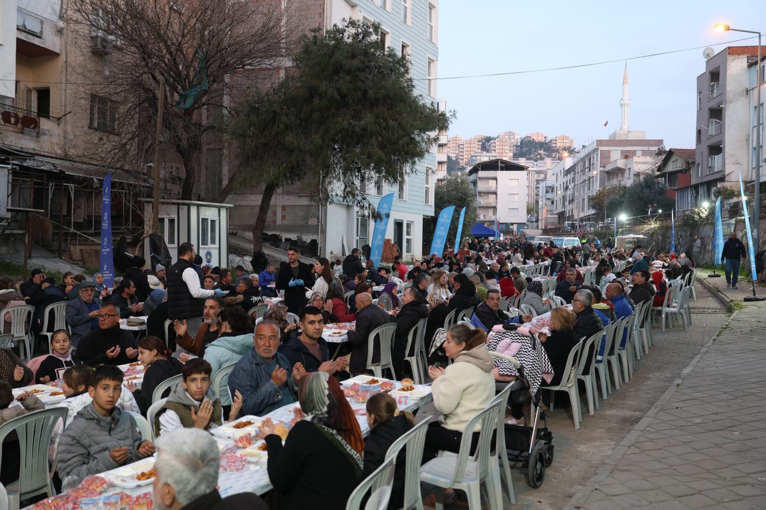 Aydınlılar Büyükşehir’in iftar sofrasında bir araya geldi
