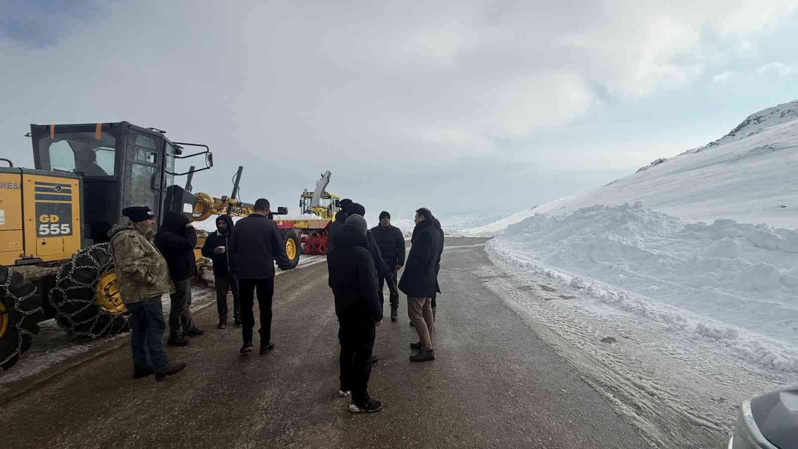 Aydıntepe’de Kış Festivali öncesi yol açma çalışmaları yapılıyor
