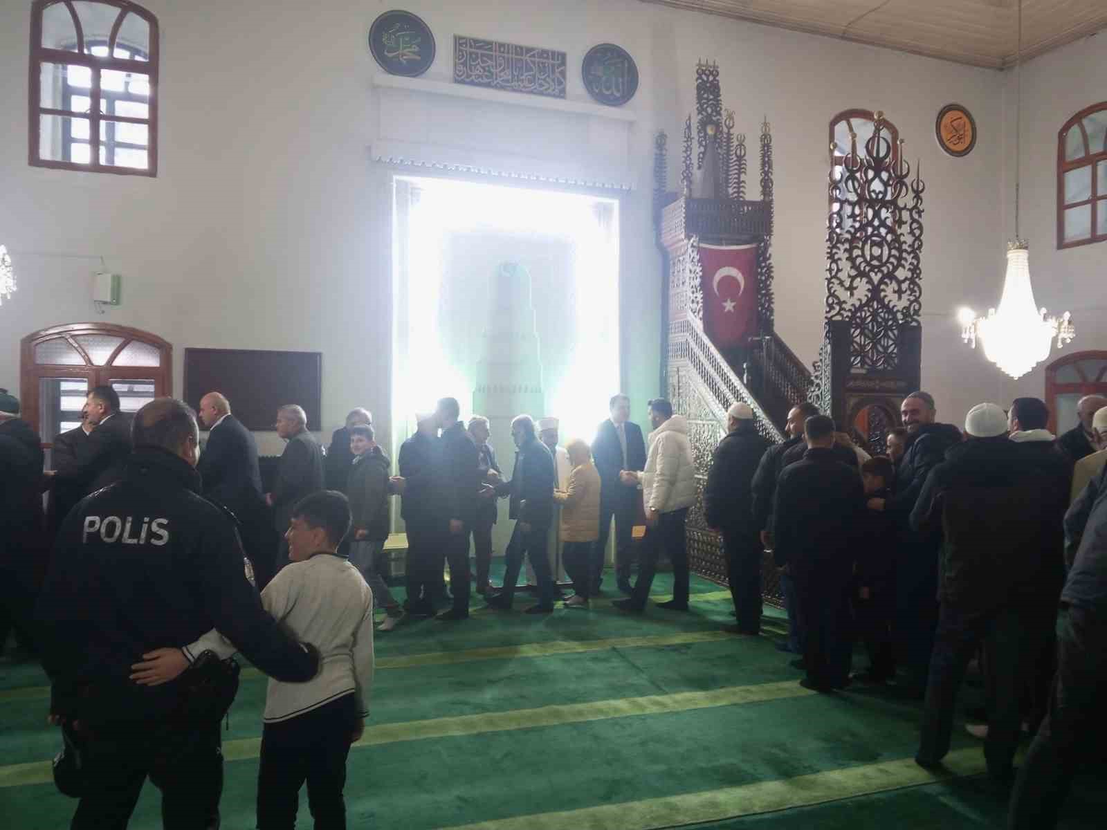 Aydıntepe’de vatandaşların ve görev başındaki personelin bayramı kutlandı
