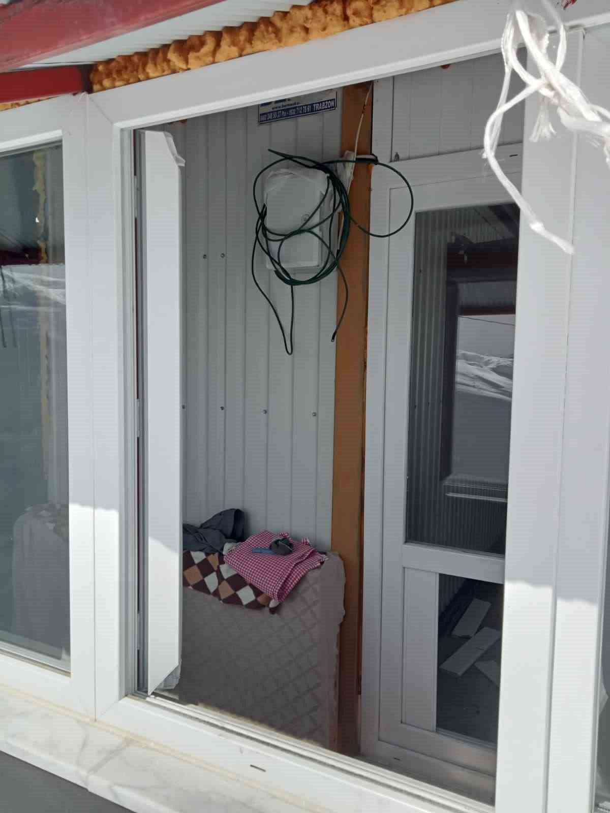 Ayıların Sis Dağı’ndaki yayla evlerine girme mesaisi yeniden başladı
