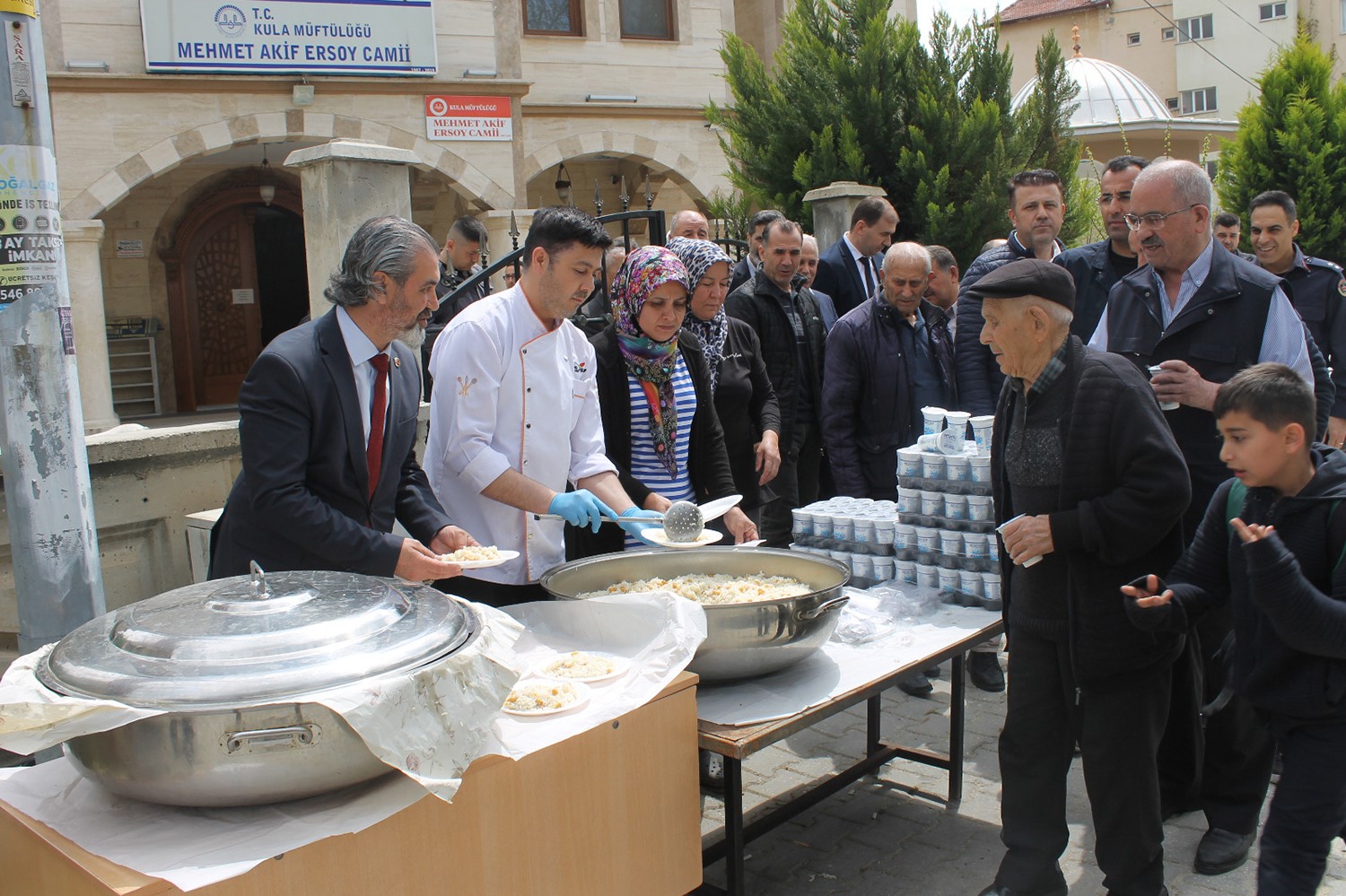 Ayla Kara ve öğrencileri Kula’da dualarla anıldı
