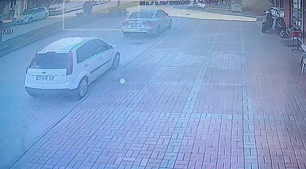 Aynı istikamette giden motosiklet ile elektrikli bisiklet çarpıştı: 1 yaralı
