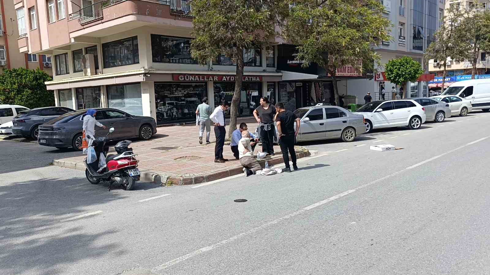 Aynı istikamette ilerlerken çarpışan motosikletlerden biri devrildi: 1 yaralı
