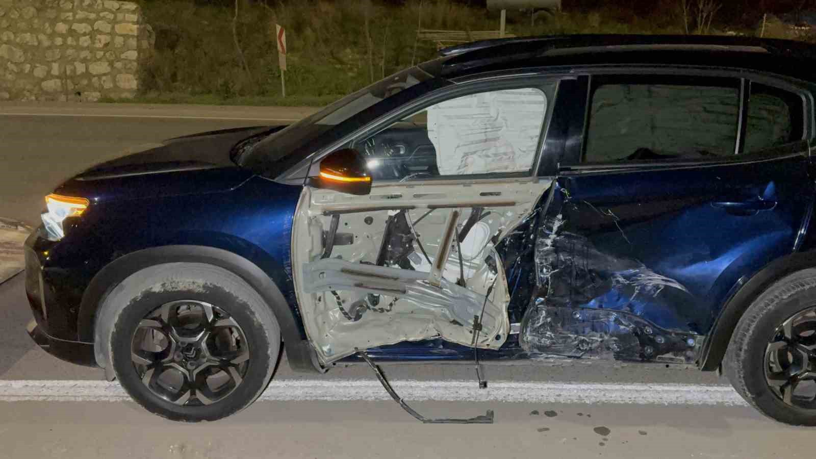 Aynı kavşakta 9 yıl sonra yine kaza yaptı: 2 yaralı
