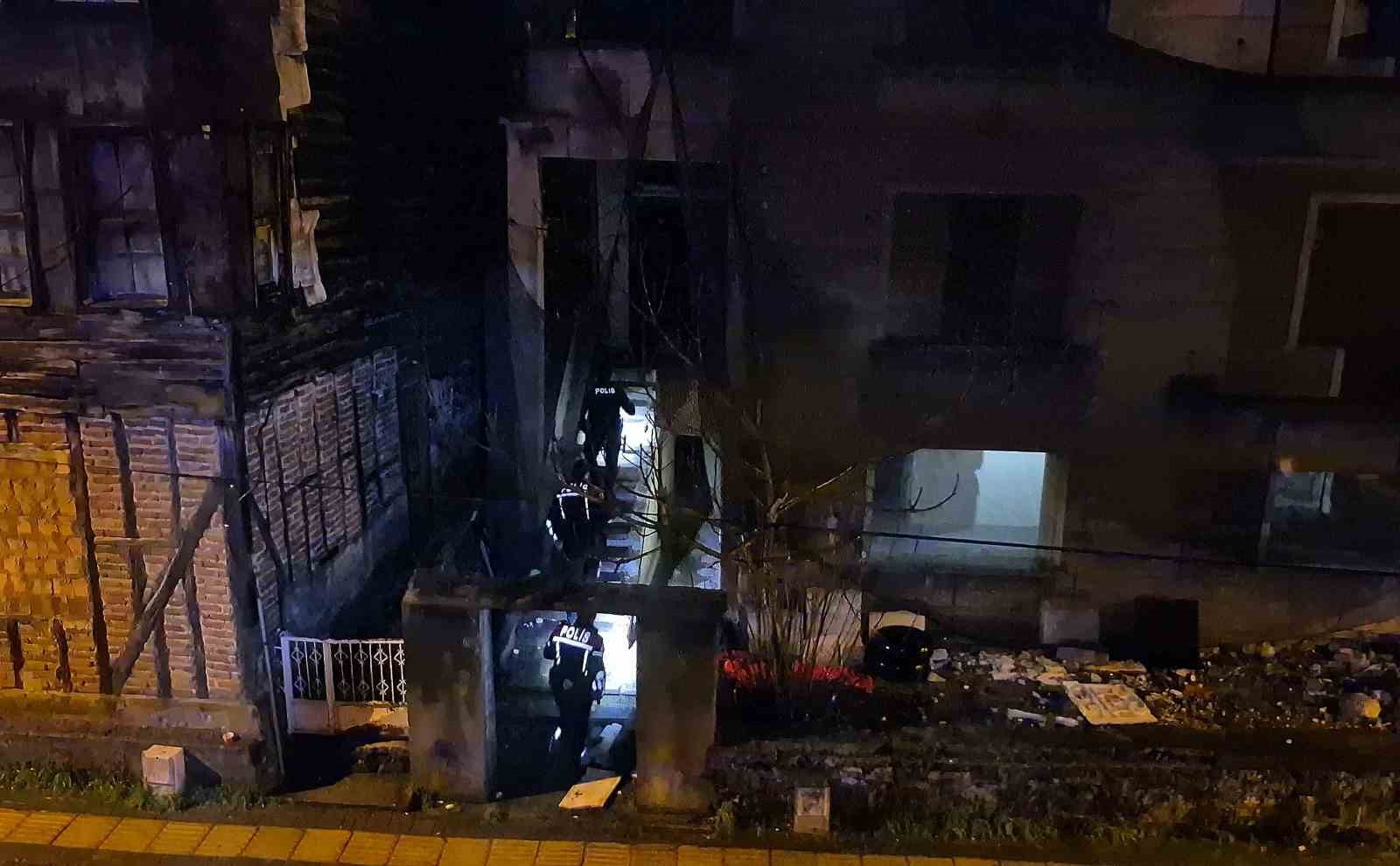 Aynı mahallede gelen 2 ayrı ihbar ekipleri harekete geçirdi
