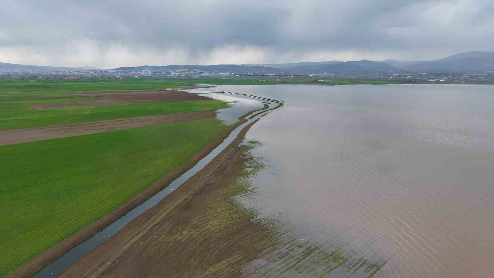 Aynı nokta, 7 yıl arayla: 2019’da kurudu, 2026’da sular altında kaldı
Aynı nokta, 7 yıl arayla: 2019’da kurudu, 2026’da sular altında kaldı