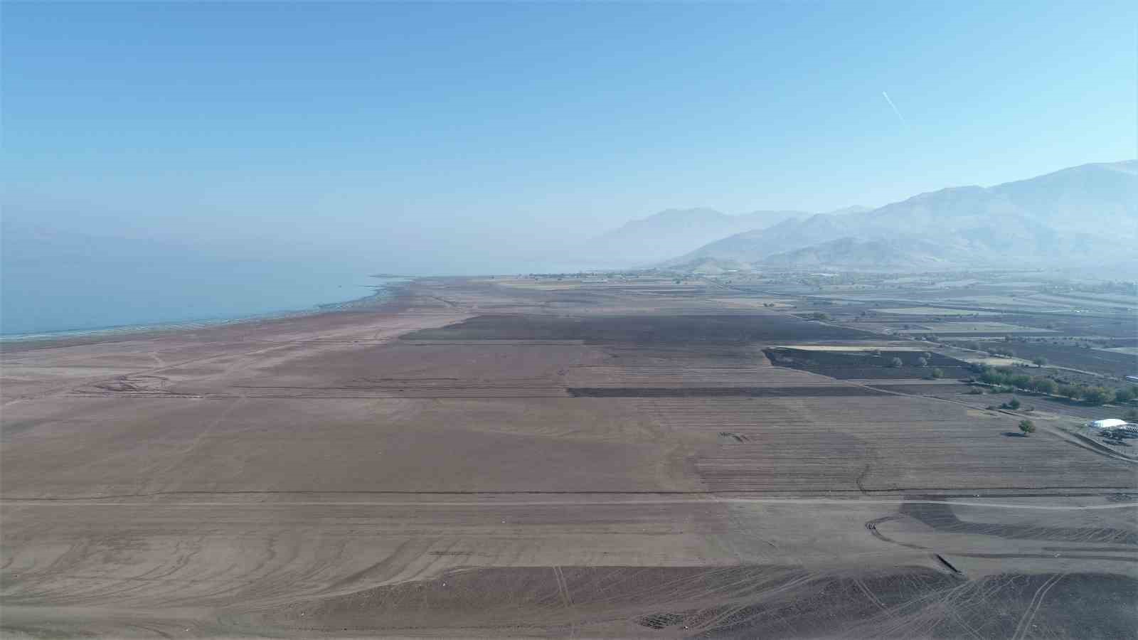 Aynı nokta, 7 yıl arayla: 2019’da kurudu, 2026’da sular altında kaldı
Aynı nokta, 7 yıl arayla: 2019’da kurudu, 2026’da sular altında kaldı