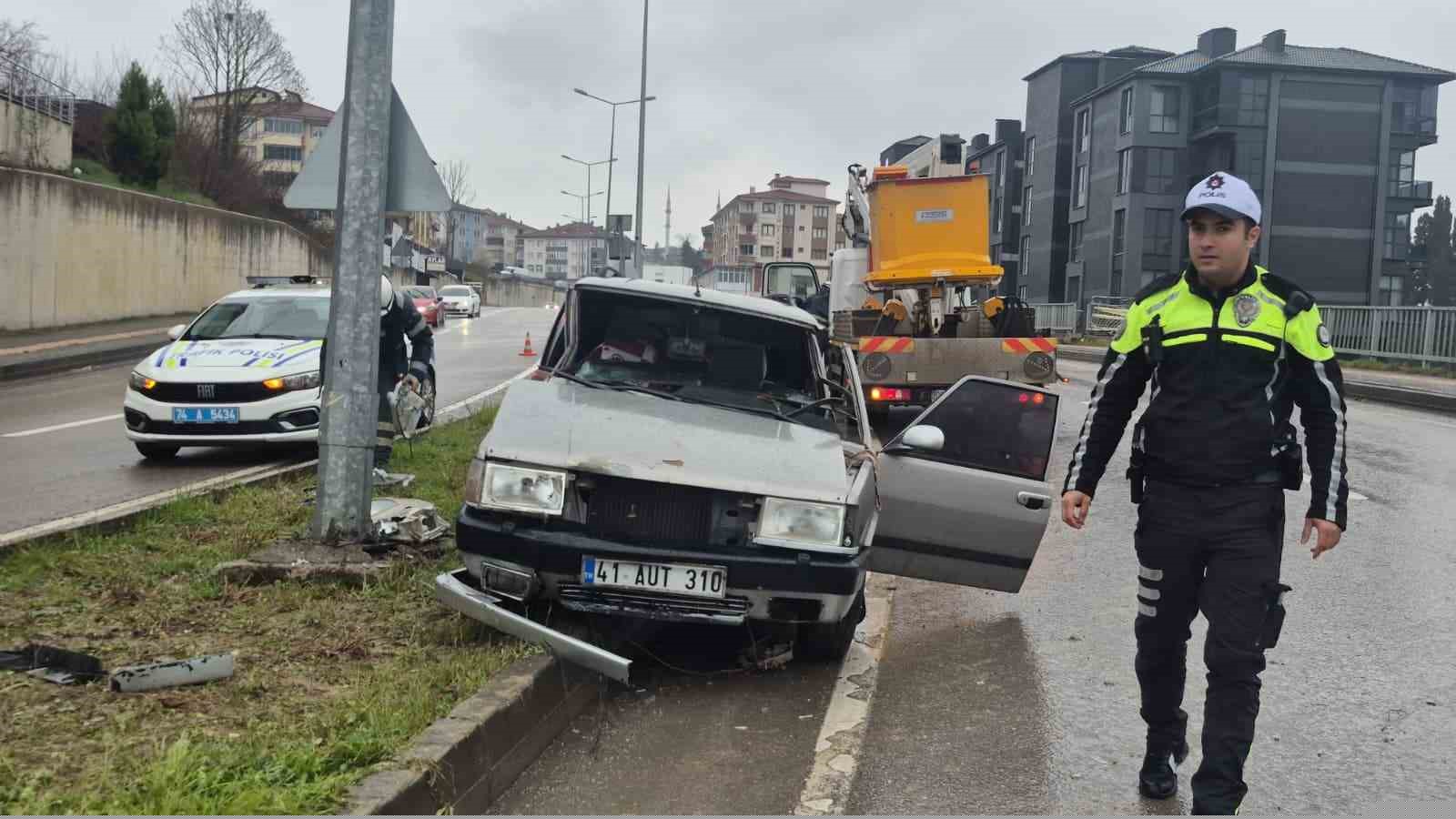 Aynı yolda 4 saat içerisinde 3 ayrı kaza: 5 yaralı
