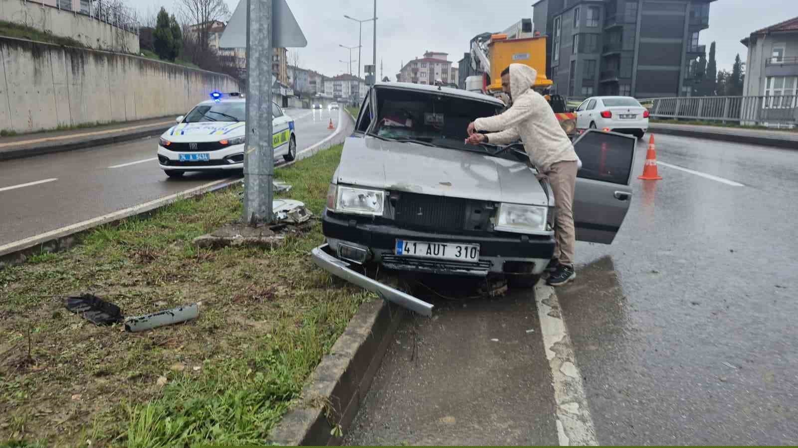 Aynı yolda 4 saat içerisinde 3 ayrı kaza: 5 yaralı
