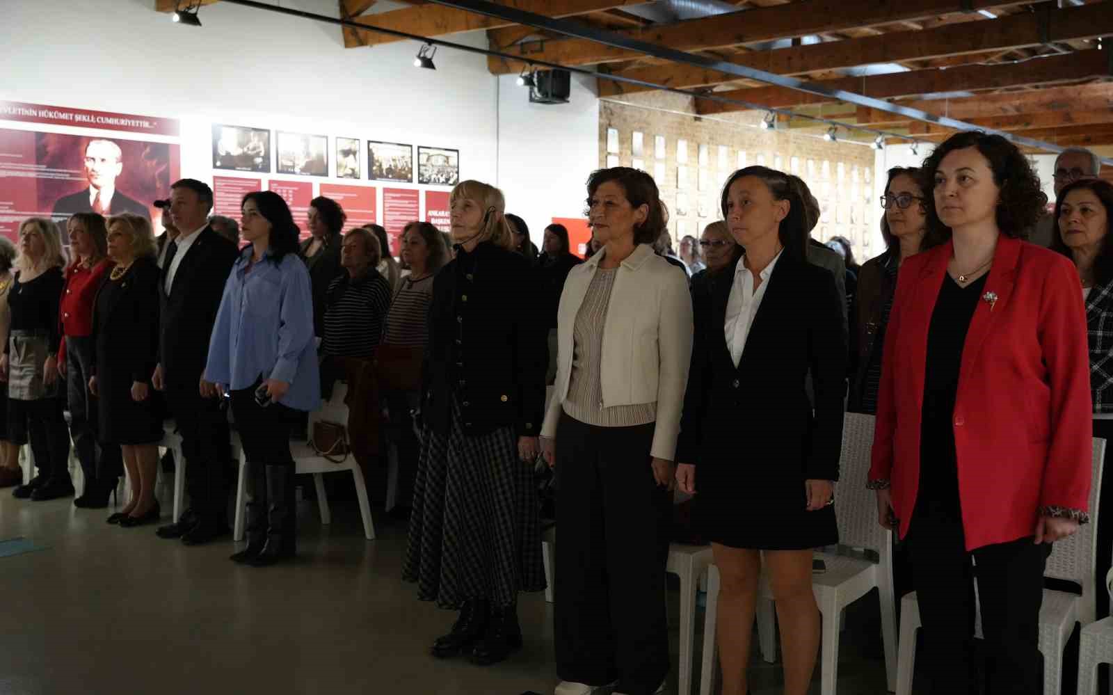 Ayşe Kulin Denizli’de okurlarıyla buluştu
Ayşe Kulin Denizli’de okurlarıyla buluştu