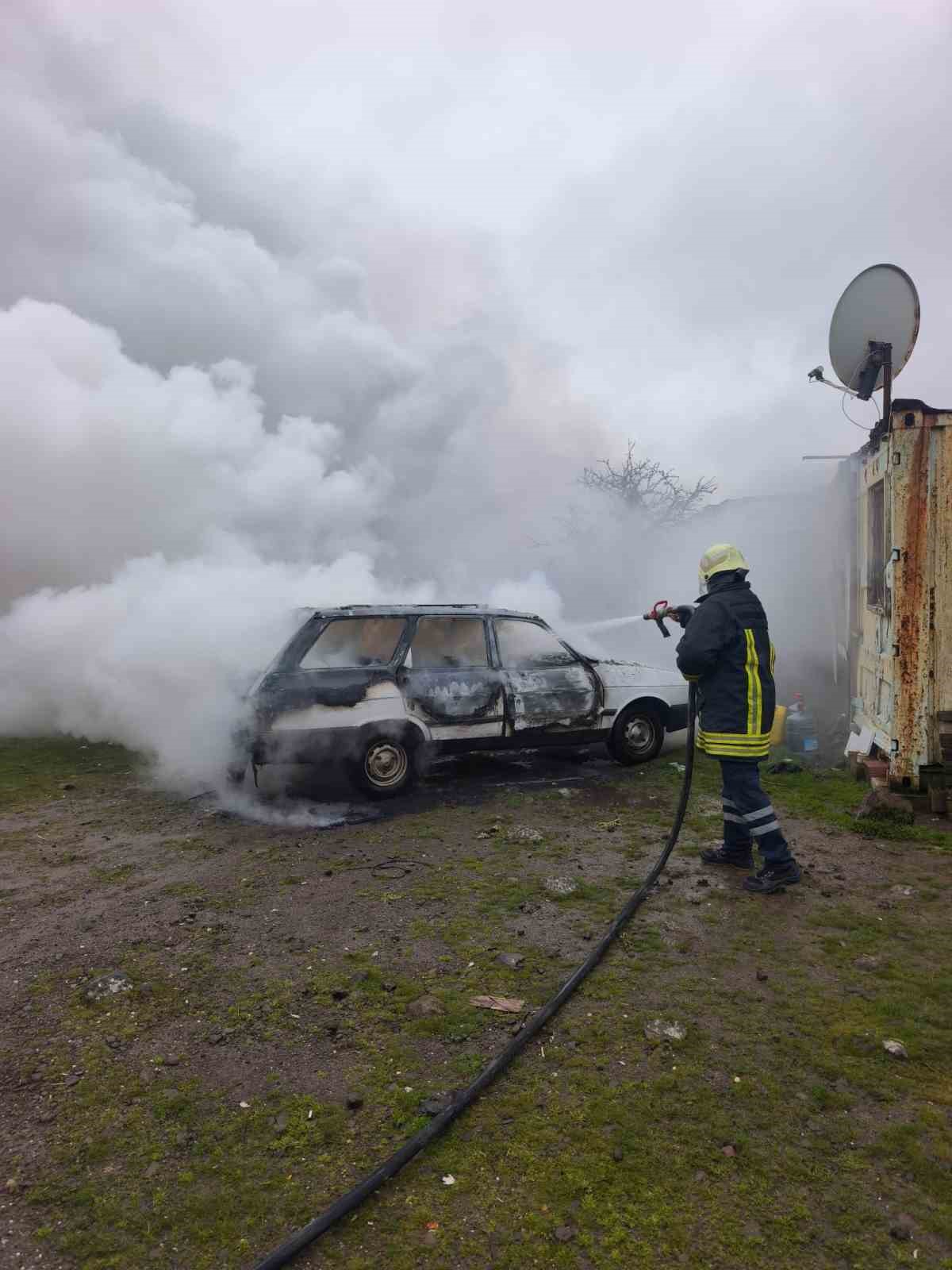 Ayvacık’ta araç yangını
