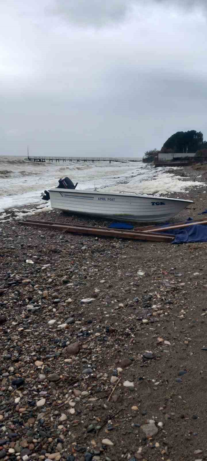 Ayvacık’ta deniz köpürdü
